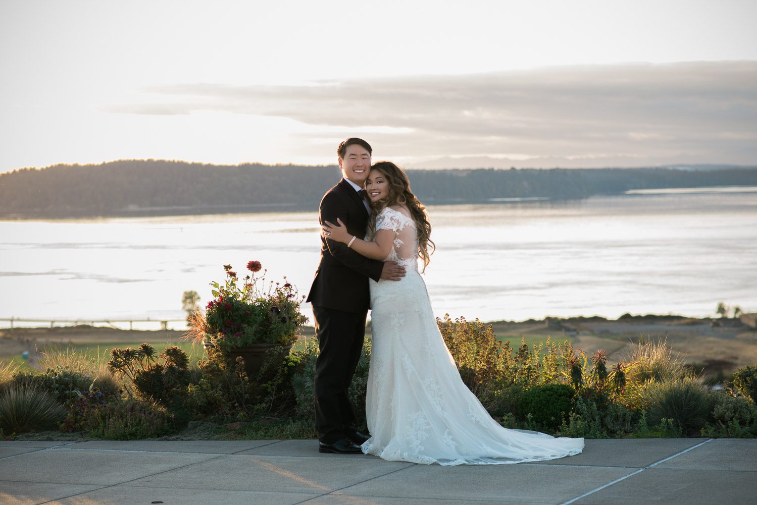 Seattle Wedding Photographer Lessie Blue Photography Wedding Photographers Seattle Chambers Bay Golf Course Wedding 2556