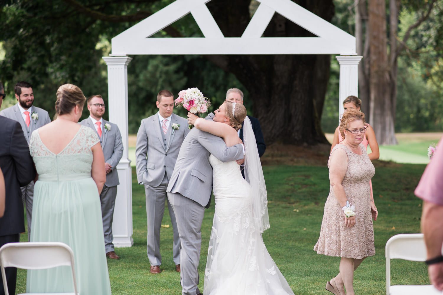 Seattle Wedding Photographer Lessie Blue Photography Wedding Photographers Seattle 8074