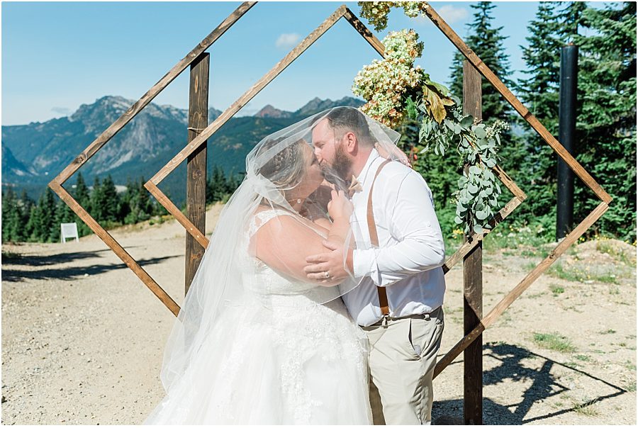 Lessie Blue Photography Tacoma Wedding Photographer 1156