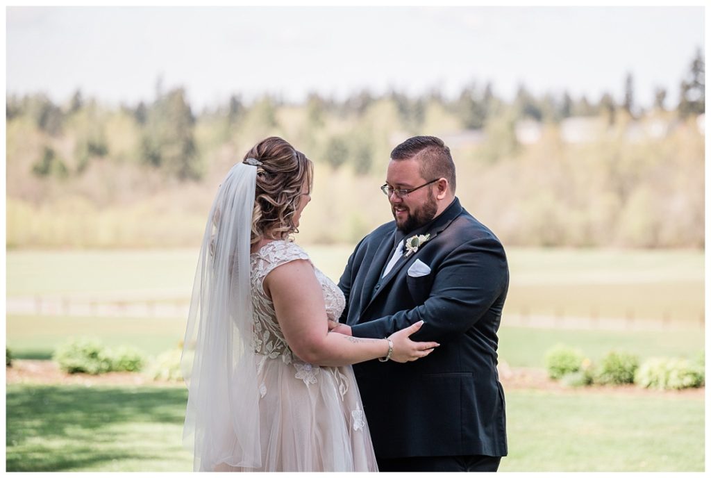 Couple after their first look in Puyallup, WA at the Kelley Farm.